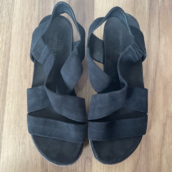 Bernardo Icons Lisa Black Suede Platform Flatform Sandal Size 8 EUC - Picture 3 of 11